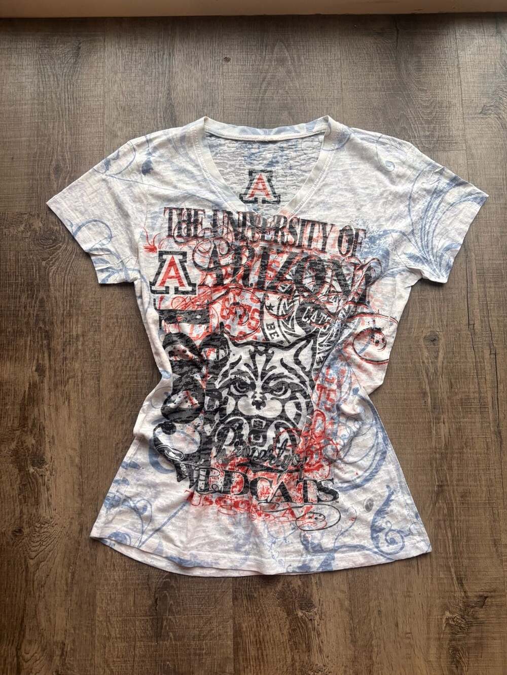 University of Arizona Wildcats Burnout Graphic V-Neck T-Shirt